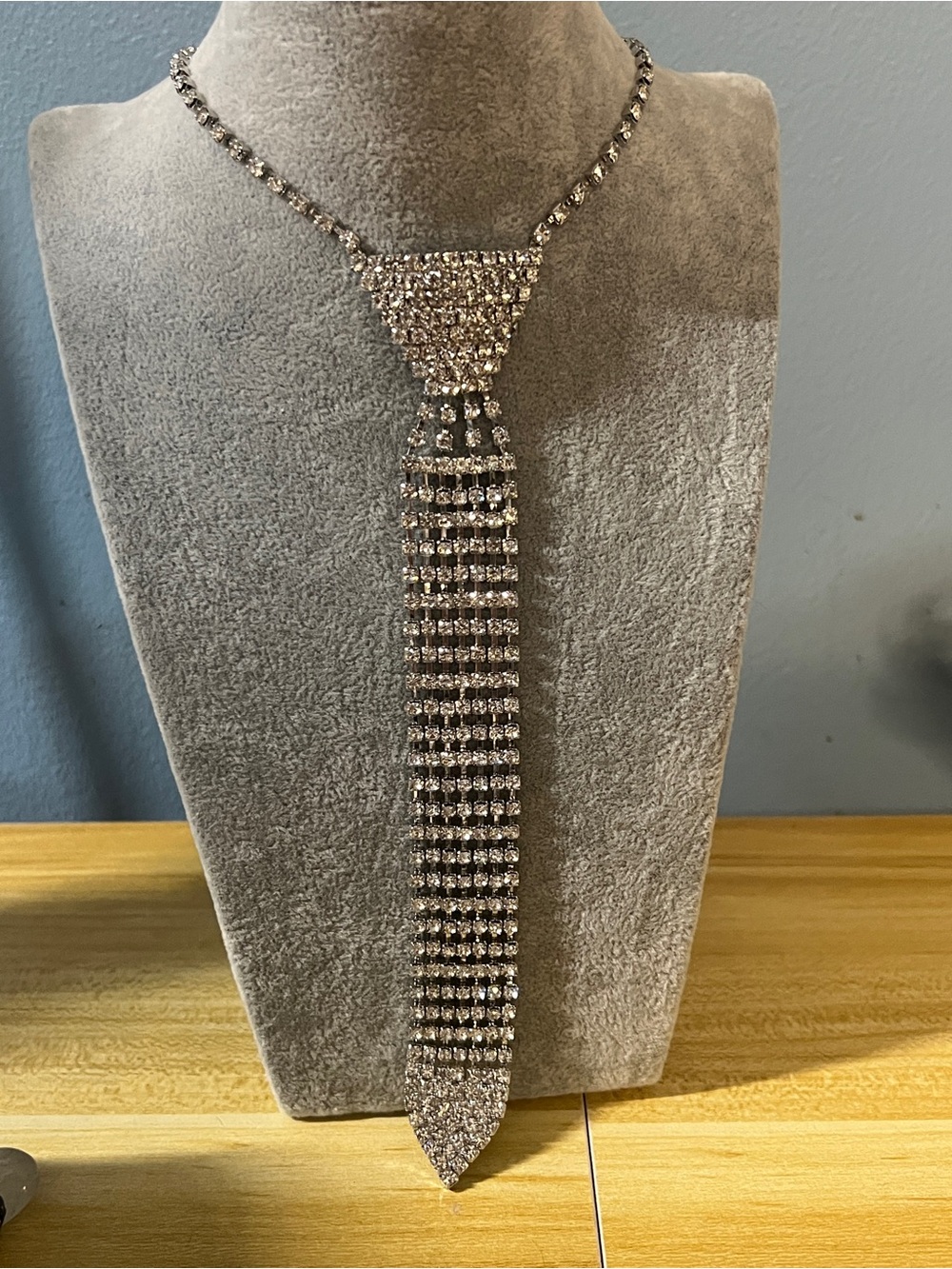 Rhinestone Tie Necklace